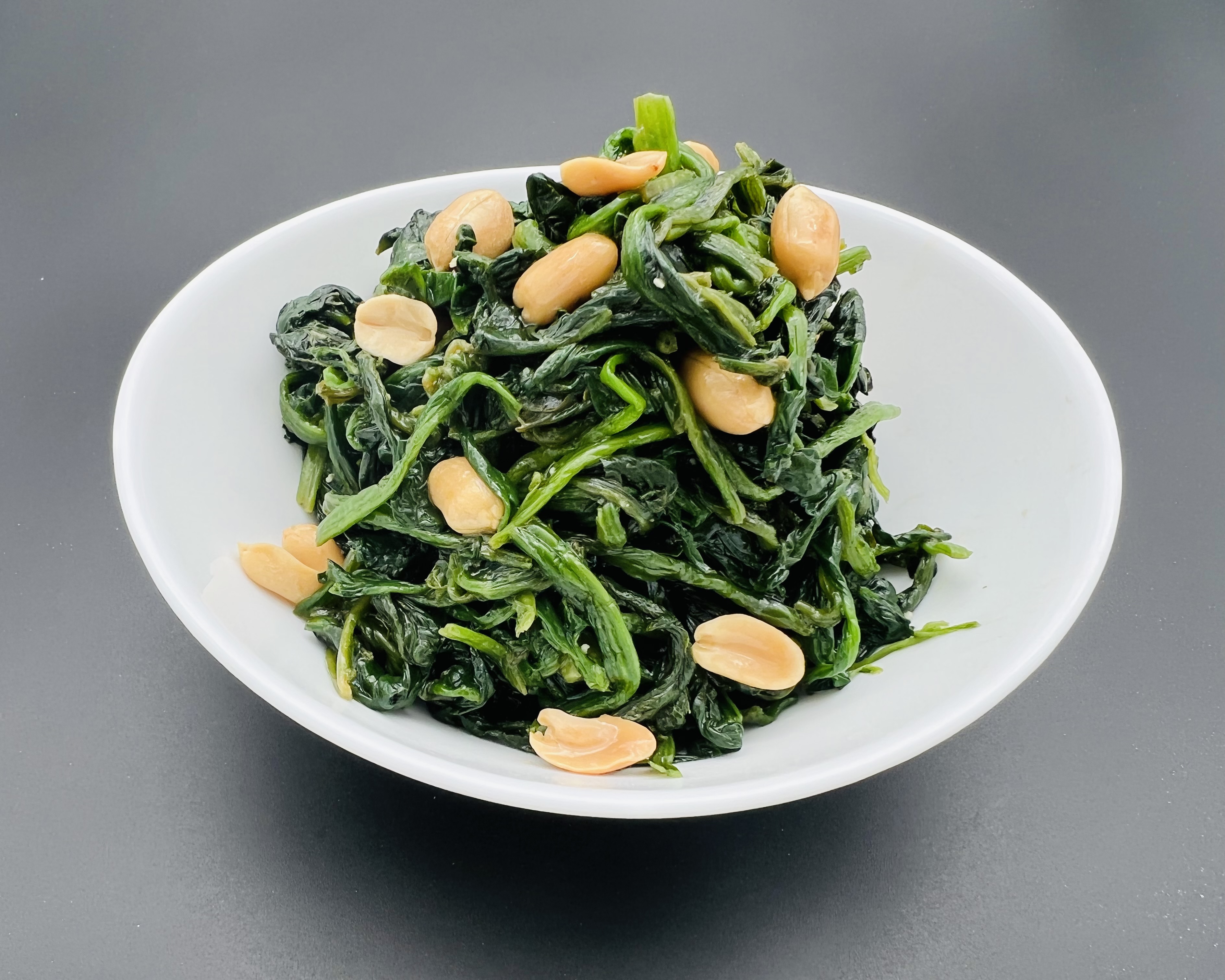4. Spinach salad 果仁菠菜 سالاد اسفناج