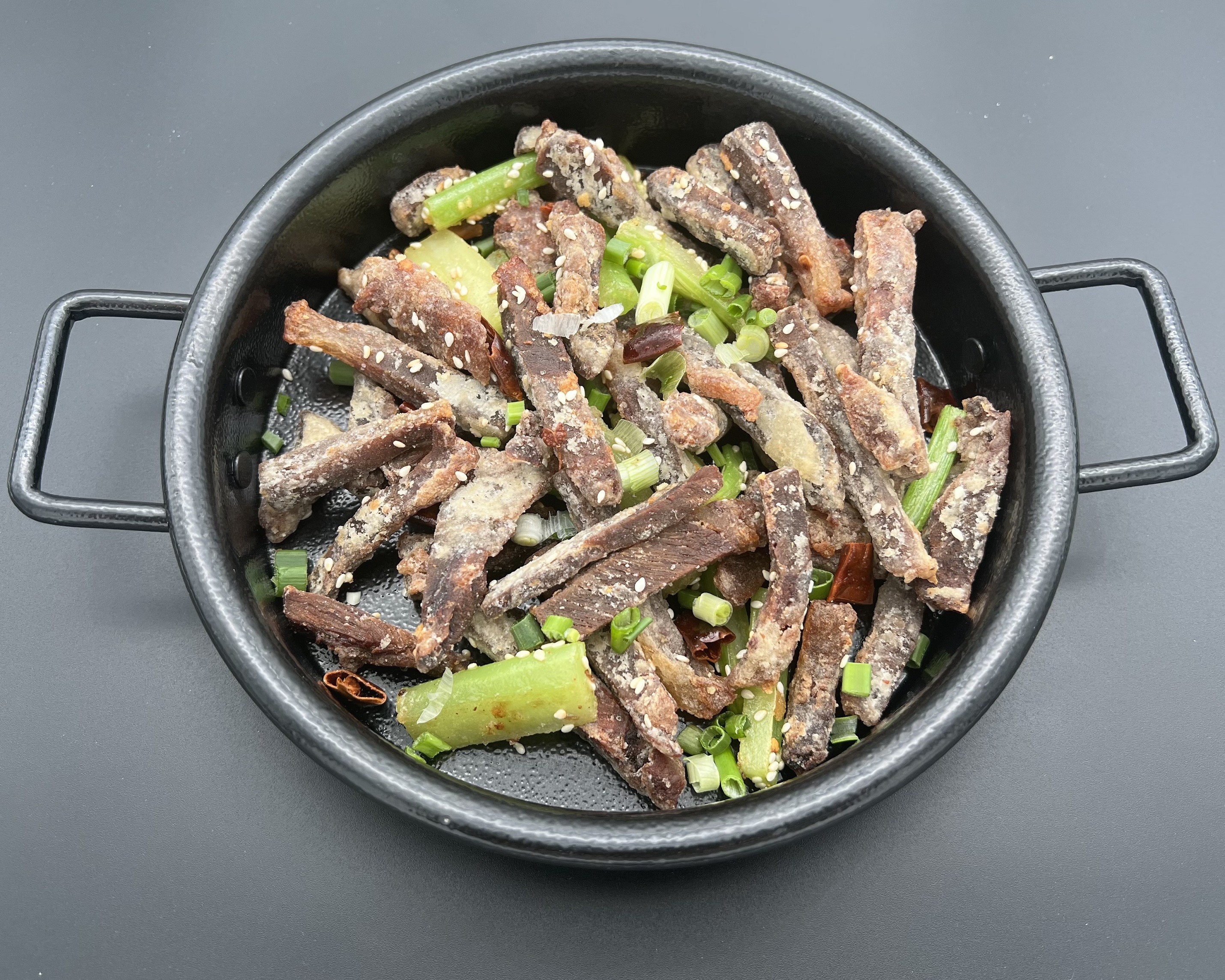 13.Crispy beef (Chili) 干煸牛肉 کریسپی بیف (چیلی)